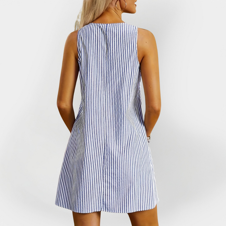 Rochie cu dungi și mâneci