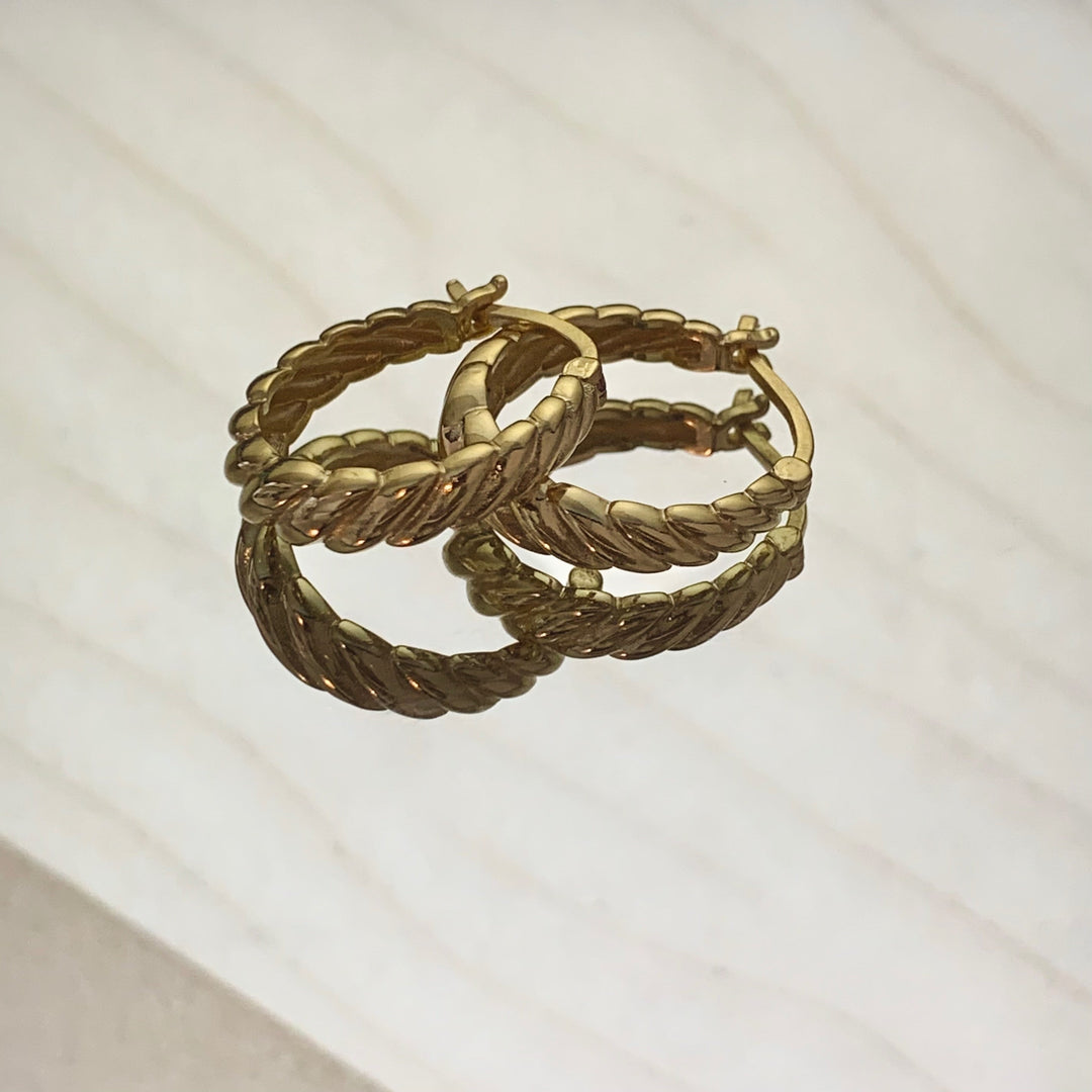 Cercei Rotunzi cu Design Twist