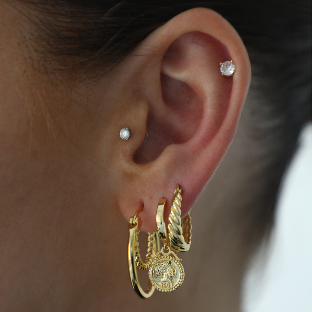 Cercei Rotunzi cu Design Twist