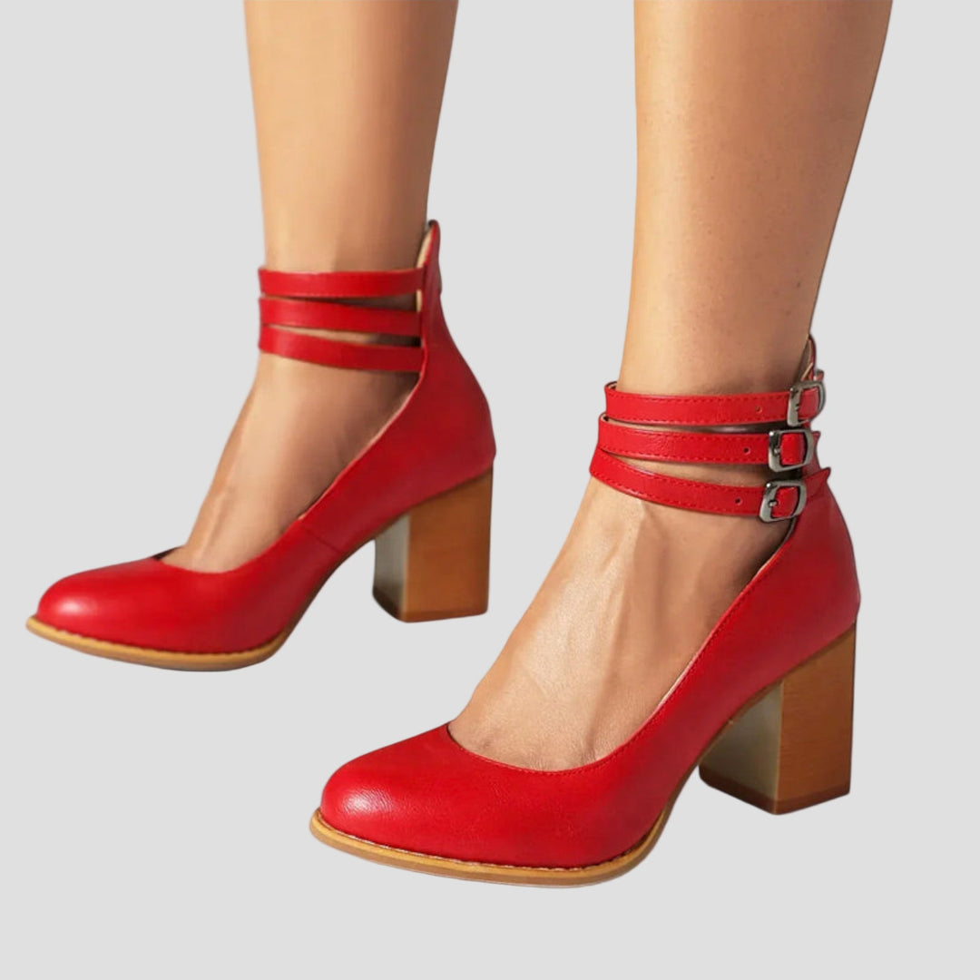 Simona- Batai su kulkšnies dirželiu